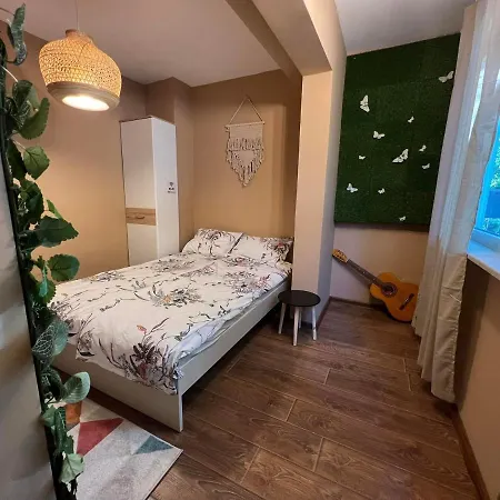 Petya's Two Bedroom Near The Sea Garden.